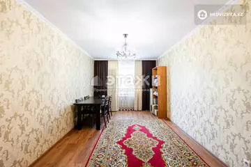 3-комнатная квартира, этаж 1 из 10, 70 м²