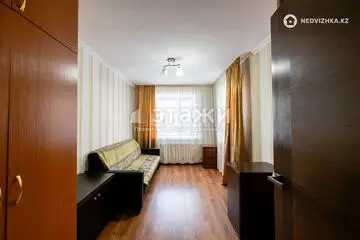 3-комнатная квартира, этаж 1 из 10, 70 м²