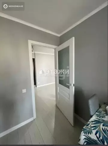 2-комнатная квартира, этаж 4 из 12, 49 м²