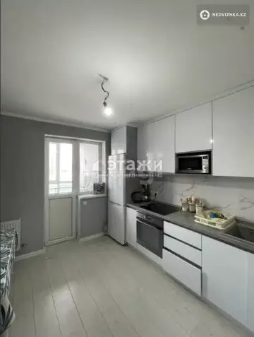 2-комнатная квартира, этаж 4 из 12, 49 м²