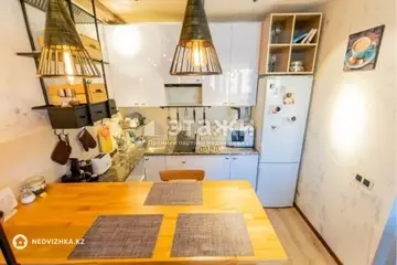 2-комнатная квартира, этаж 9 из 9, 40 м²