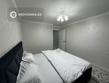 2-комнатная квартира, этаж 2 из 5, 60 м², посуточно