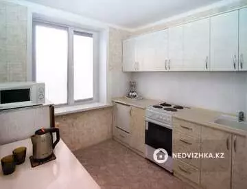 1-комнатная квартира, этаж 4 из 4, 40 м², посуточно