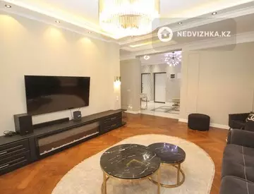 3-комнатная квартира, этаж 12 из 14, 147 м²