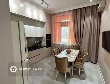 5-комнатная квартира, этаж 1 из 8, 154 м²