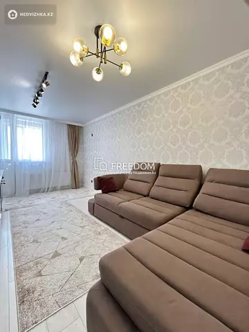 3-комнатная квартира, этаж 9 из 9, 56 м²