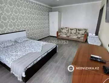 1-комнатная квартира, этаж 8 из 14, 100 м², посуточно