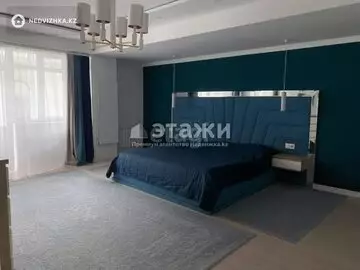 3-комнатная квартира, этаж 4 из 10, 111 м²