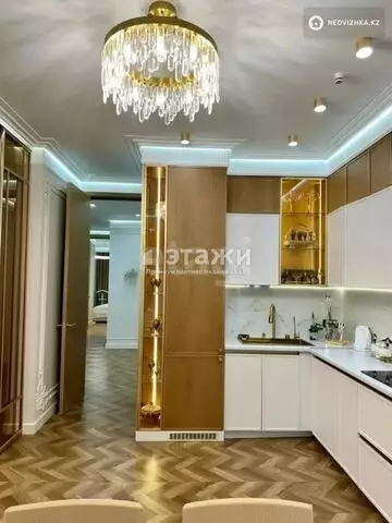 4-комнатная квартира, этаж 12 из 16, 123 м²