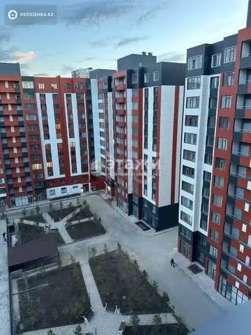 1-комнатная квартира, этаж 10 из 12, 38 м²