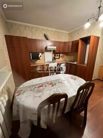 2-комнатная квартира, этаж 4 из 10, 75 м²