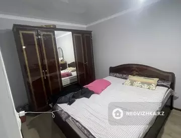 4-комнатная квартира, этаж 1 из 2, 80 м²