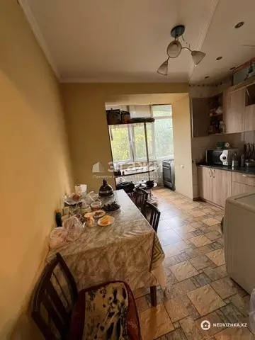 2-комнатная квартира, этаж 3 из 5, 55 м²