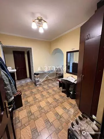 2-комнатная квартира, этаж 3 из 5, 55 м²