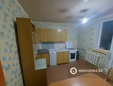 1-комнатная квартира, этаж 4 из 5, 37 м², на длительный срок