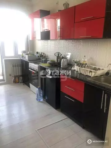 2-комнатная квартира, этаж 3 из 17, 64 м²