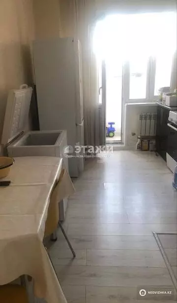 2-комнатная квартира, этаж 3 из 17, 64 м²