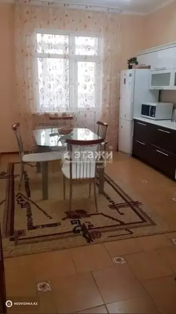 3-комнатная квартира, этаж 8 из 12, 104 м²