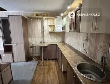 1-комнатная квартира, этаж 3 из 5, 18 м²