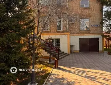 5-комнатный дом, 10 соток, 500 м², на длительный срок