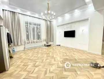 3-комнатная квартира, этаж 2 из 3, 84 м²