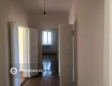 4-комнатный дом, 18 соток, 858 м²