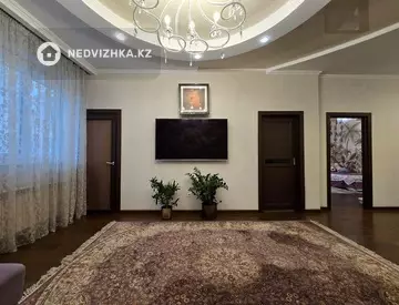 4-комнатная квартира, этаж 24 из 25, 135 м²