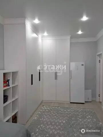 2-комнатная квартира, этаж 1 из 12, 50 м²