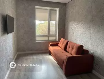 1-комнатная квартира, этаж 2 из 12, 42 м²