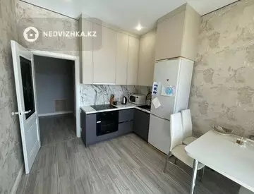 1-комнатная квартира, этаж 2 из 12, 42 м²