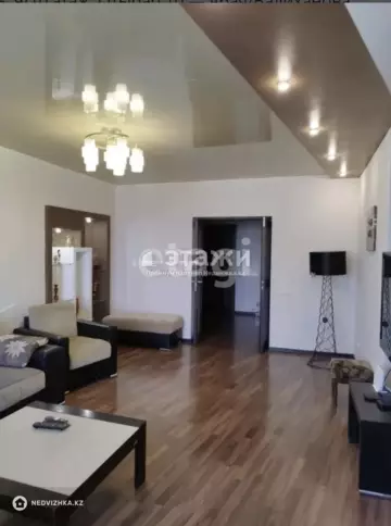 3-комнатная квартира, этаж 9 из 10, 125 м²