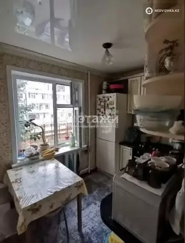 4-комнатная квартира, этаж 3 из 5, 60 м²