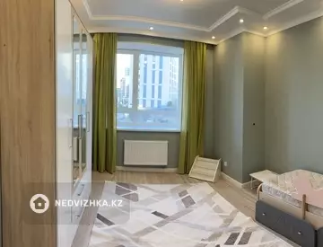 3-комнатная квартира, этаж 3 из 9, 90 м², на длительный срок