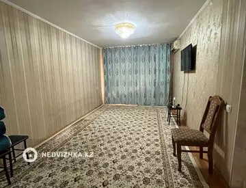 3-комнатная квартира, этаж 2 из 4, 68 м², на длительный срок