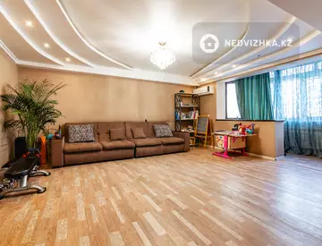 4-комнатная квартира, этаж 2 из 5, 141 м²