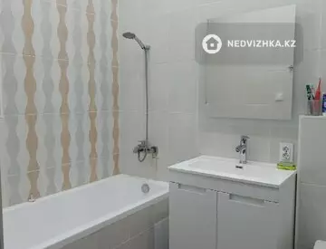 2-комнатная квартира, этаж 5 из 18, 65 м², на длительный срок