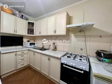 3-комнатная квартира, этаж 1 из 9, 69 м²