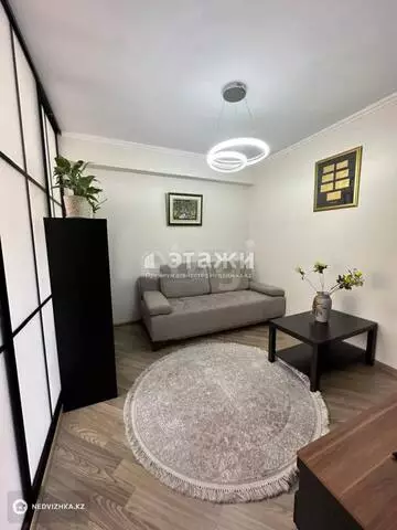 2-комнатная квартира, этаж 4 из 12, 37 м²