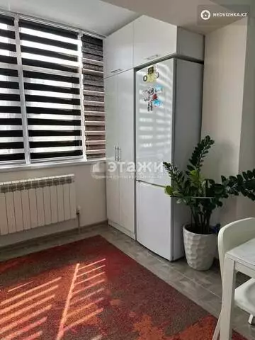 2-комнатная квартира, этаж 4 из 12, 37 м²