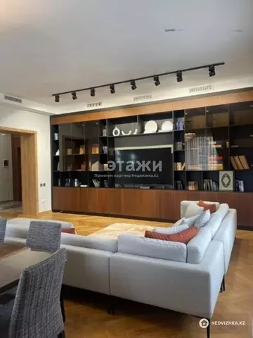 5-комнатная квартира, этаж 3 из 9, 155 м²