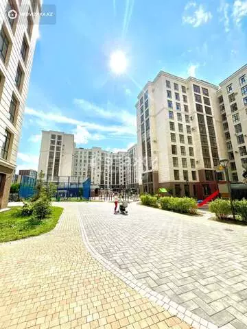 4-комнатная квартира, этаж 8 из 10, 138 м²