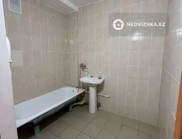 3-комнатная квартира, этаж 9 из 9, 81 м²