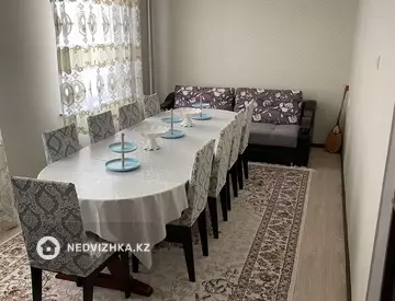 4-комнатная квартира, этаж 4 из 5, 56 м²