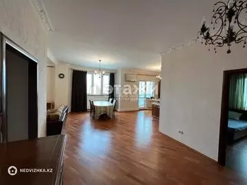 4-комнатная квартира, этаж 25 из 25, 130 м², на длительный срок