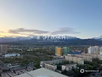 4-комнатная квартира, этаж 25 из 25, 130 м², на длительный срок