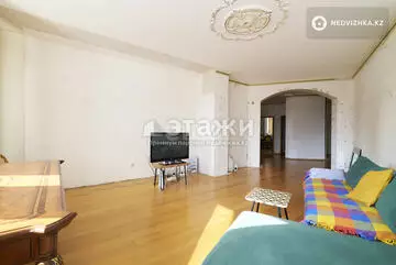 3-комнатная квартира, этаж 13 из 13, 128 м²