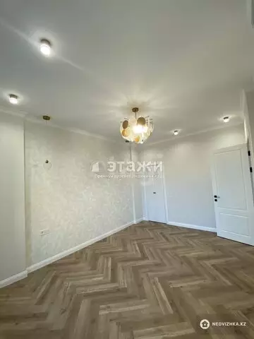 4-комнатная квартира, этаж 2 из 9, 120 м²