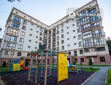 3-комнатная квартира, этаж 4 из 6, 90 м²