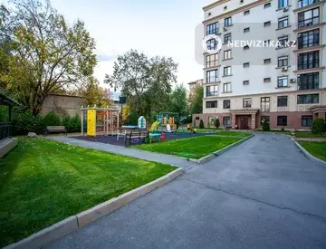 3-комнатная квартира, этаж 4 из 6, 90 м²