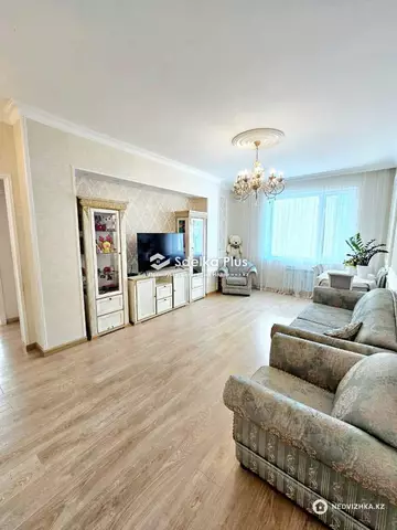 3-комнатная квартира, этаж 4 из 10, 98 м²